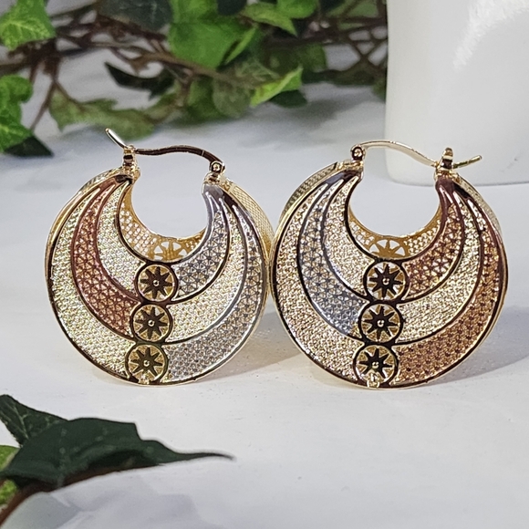 Unique Tricolor Gold Mesh Basket Purse Style Earrings - Picture 1 of 10